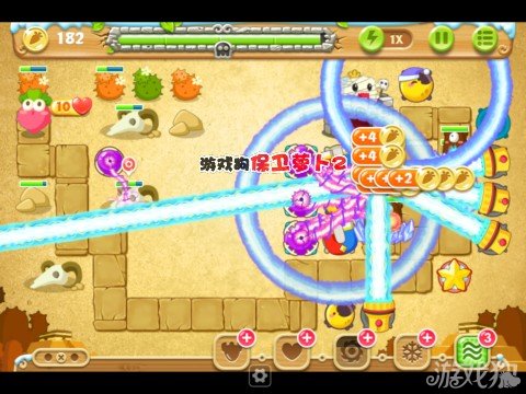 3、接下来我们需要做的就是无限建造魔法球炮塔升级至满级，然后当一波怪物消灭后就可以快速的清理道具即可，右边的磁铁炮塔负责清理右侧的道具；