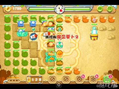 3、这时,我们只需集中火力消灭Boss即可,有钱就继续建造炮塔提升攻击力;