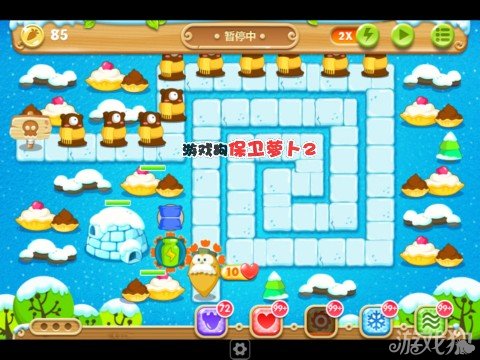 1、本关小编使用的是一个瓶子炮塔开局,一开始在如图位置上建造一个瓶子炮塔,然后瞄准右上方的彩色蛋糕进行清除,怪物来了就消灭怪物;